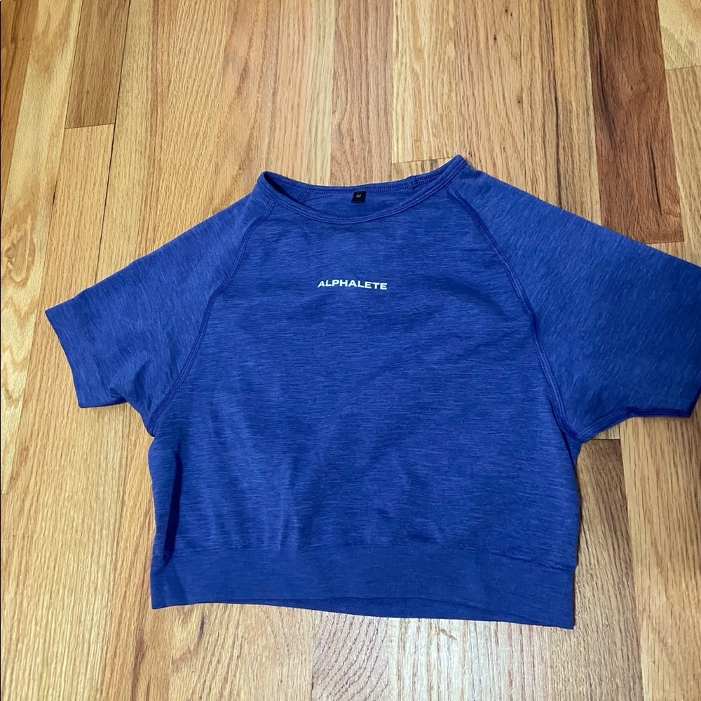 Alphalete Crop short- sleeve top